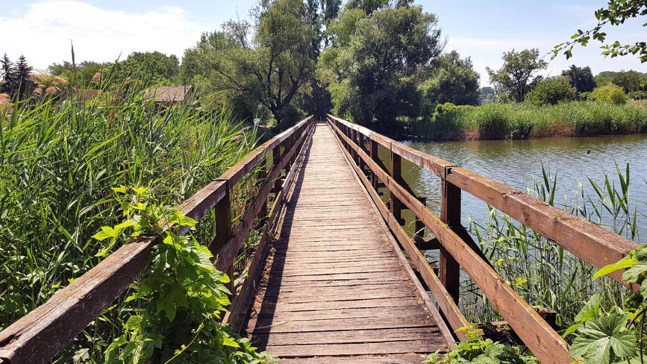 Tassi Halaszcsarda-Harcsa Haz Bagian luar foto